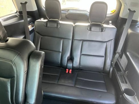 Used 2021 Ford Explorer Limited w/ Equipment Group 301A AWD/4WD image 10