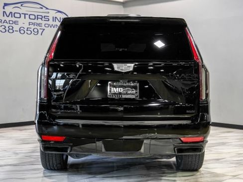 Used 2024 Cadillac Escalade Sport w/ LPO, ONYX Package AWD/4WD image 10