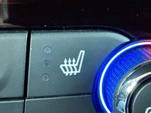 Used 2018 Buick Regal Essence w/ Driver Confidence Package #1 image 26