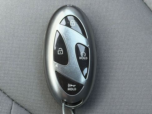 Used 2025 Hyundai Elantra SEL image 24