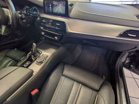 Used 2019 BMW M550i xDrive image 24