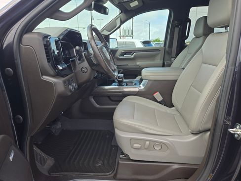 Used 2023 Chevrolet Silverado 1500 LTZ image 9