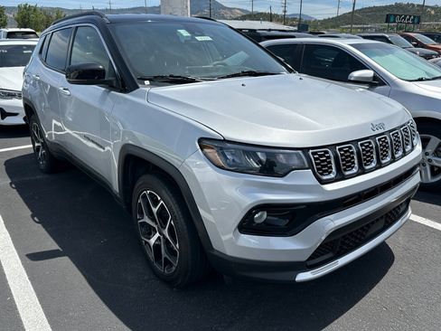 Used 2025 Jeep Compass Limited AWD/4WD image 2