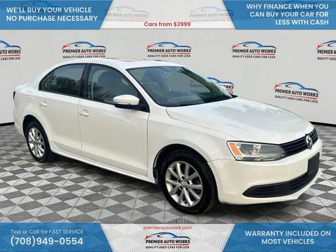 Used 2012 Volkswagen Jetta SE FWD image 3