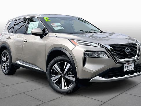 Used 2023 Nissan Rogue Platinum w/ Platinum Premium Package image 2