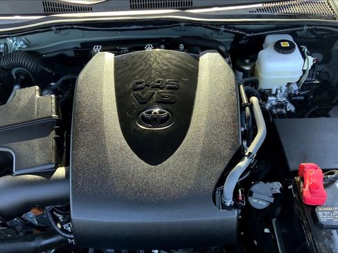 Certified 2023 Toyota Tacoma TRD Off-Road image 32