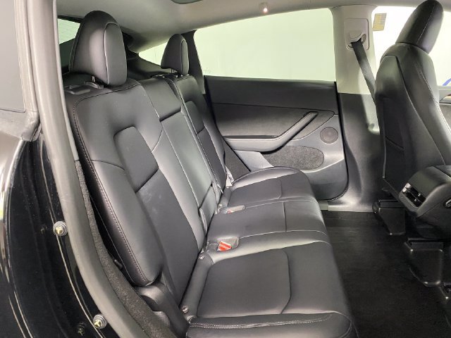 Used 2023 Tesla Model Y Performance AWD/4WD image 9