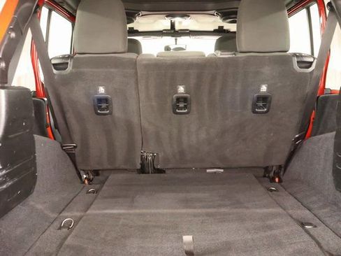 Used 2018 Jeep Wrangler Unlimited Sport S image 27
