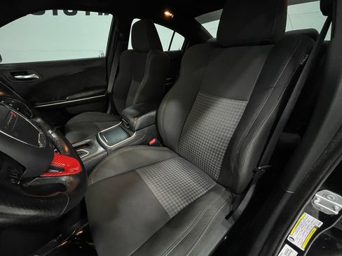 Used 2019 Dodge Charger R/T RWD image 12