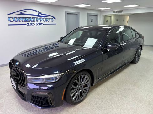 Used 2020 BMW 750i xDrive w/ Executive Package AWD/4WD image 2