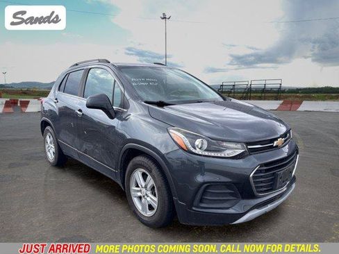 Used 2018 Chevrolet Trax LT w/ LT Convenience Package FWD image 1