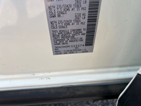 Certified 2023 Nissan Murano Platinum w/ Cargo Package image 16