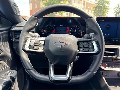 Used 2025 Ford Mustang Coupe RWD image 14