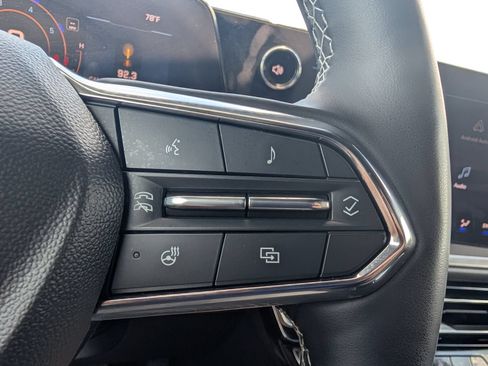 Used 2024 Chevrolet Traverse LT FWD image 22