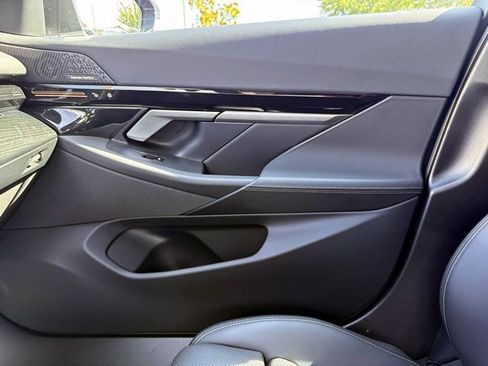 Used 2025 BMW 530i RWD image 22
