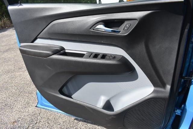 New 2027 Chevrolet Bolt LT w/ Comfort Package FWD image 31