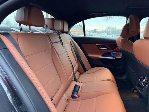 Used 2025 Mercedes-Benz C 300 4MATIC Sedan image 27