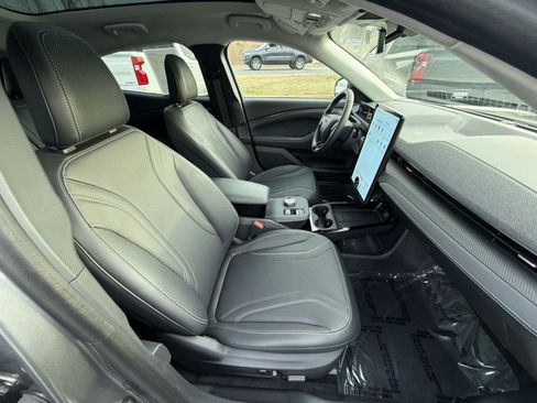 Used 2021 Ford Mustang Mach-E Premium image 27
