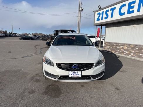 Used 2015 Volvo V60 T5 Cross Country Platinum w/ Protection Package image 2