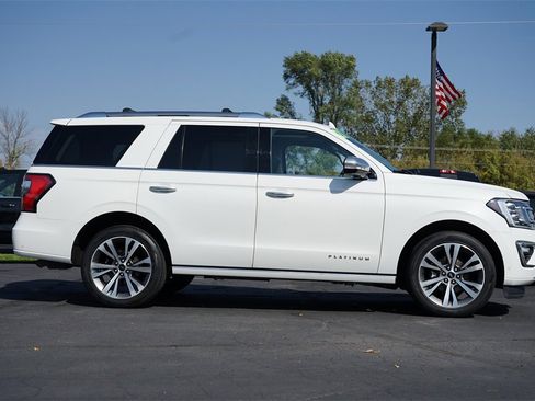 Used 2021 Ford Expedition Platinum image 2