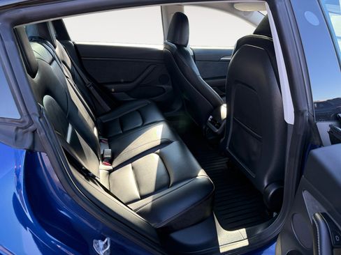 Used 2023 Tesla Model 3 Standard Range image 18