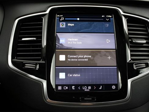 Certified 2025 Volvo XC90 T8 Plus w/ Protection Package Premier image 27