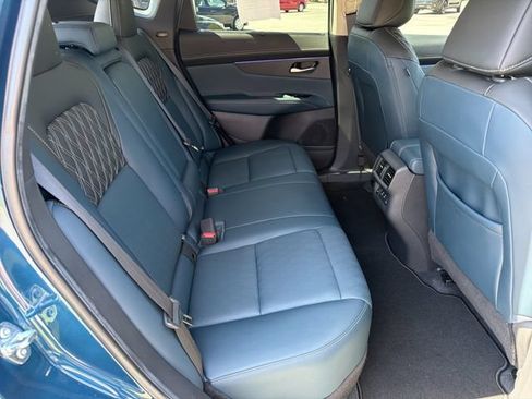 Certified 2025 Nissan Murano Platinum w/ Cargo Package AWD/4WD image 17