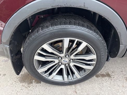 Used 2019 Ford Explorer Platinum image 13