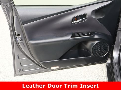 Used 2020 Toyota Prius L Eco image 12