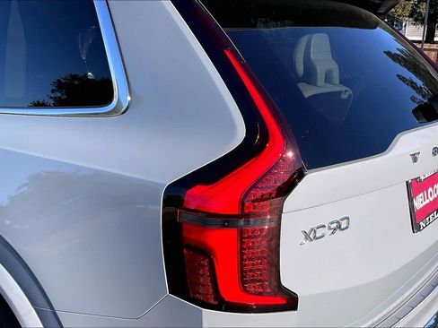 New 2026 Volvo XC90 T8 Ultra w/ Protection Package Premier image 25