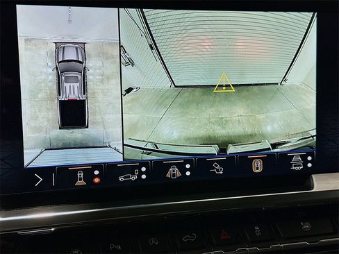 Used 2025 GMC Sierra 1500 Elevation w/ Preferred Package image 14