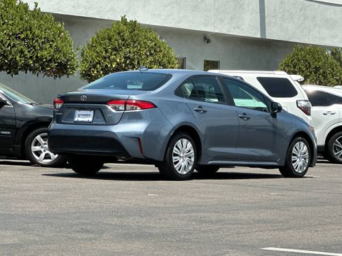 Used 2024 Toyota Corolla LE FWD image 5