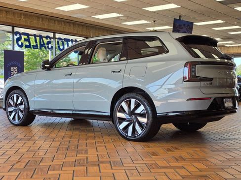 Used 2025 Volvo EX90 Ultra AWD/4WD image 6