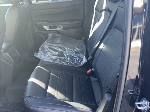 New 2025 Ford Ranger Lariat w/ FX4 Off-Road Package image 38