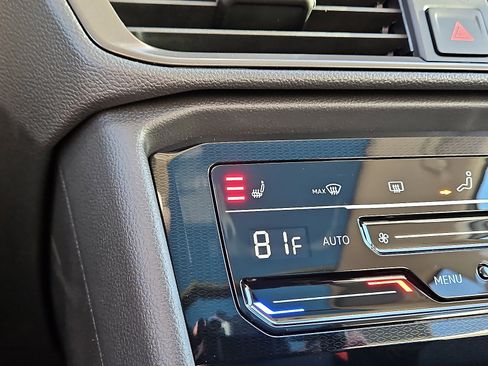 New 2026 Volkswagen Taos SE image 20