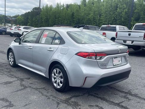 Used 2026 Toyota Corolla LE FWD image 4