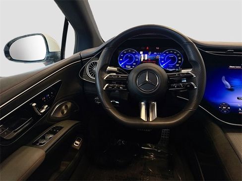 Used 2022 Mercedes-Benz EQS 580 4MATIC Sedan image 24