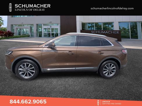 Used 2022 Lincoln Nautilus FWD image 4
