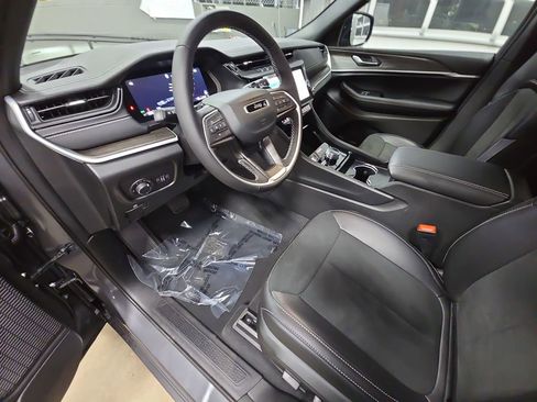 New 2026 Jeep Grand Cherokee Altitude AWD/4WD image 17