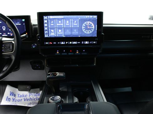 Used 2024 GMC Hummer EV 3X w/ LPO, Illumination Package image 18