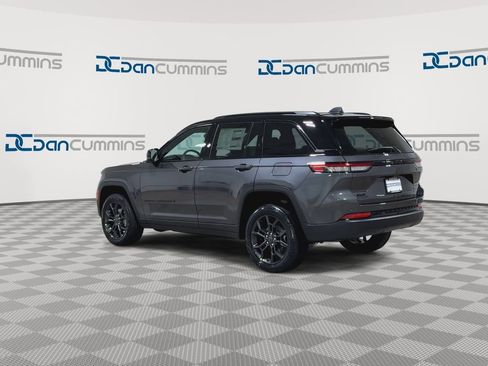 New 2025 Jeep Grand Cherokee Limited image 8