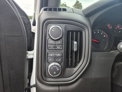 Used 2024 GMC Sierra 1500 Pro w/ Pro Value Package AWD/4WD image 11
