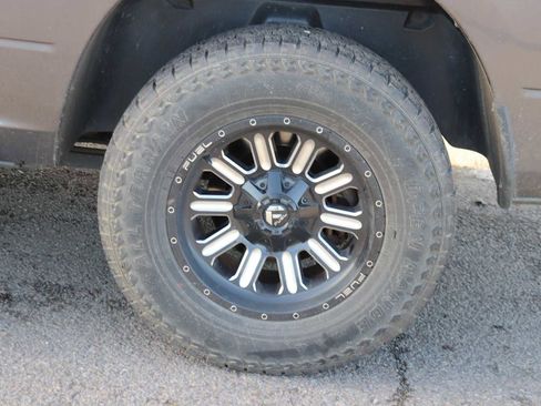 Used 2019 RAM 1500 Classic SLT w/ Luxury Group image 9