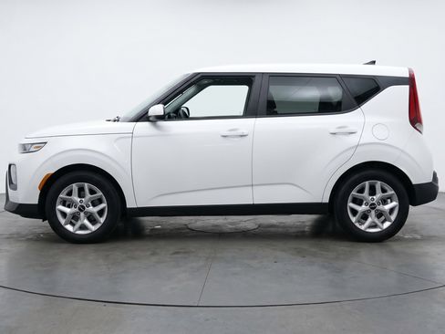 Used 2025 Kia Soul LX w/ LX Technology Package FWD image 5
