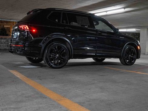 Certified 2022 Volkswagen Tiguan SE R-Line image 7