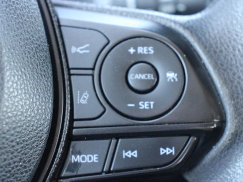 Used 2020 Toyota RAV4 XLE AWD/4WD image 24
