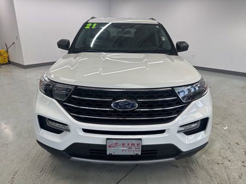 Used 2021 Ford Explorer XLT w/ Equipment Group 202A image 3
