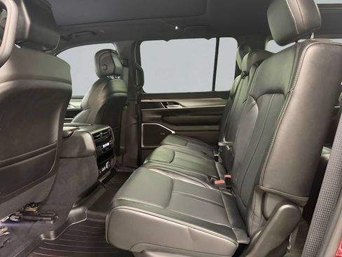 Used 2023 Jeep Wagoneer Series II w/ Convenience Group I AWD/4WD image 14