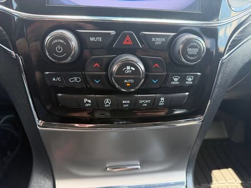 Used 2022 Jeep Grand Cherokee Limited AWD/4WD image 19