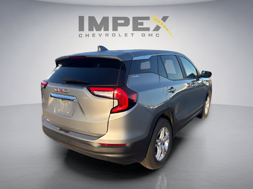 Used 2024 GMC Terrain SLE FWD image 5
